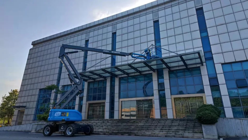 Turgutlu Manlift Kiralama 3 dis cephe bakim calismasi